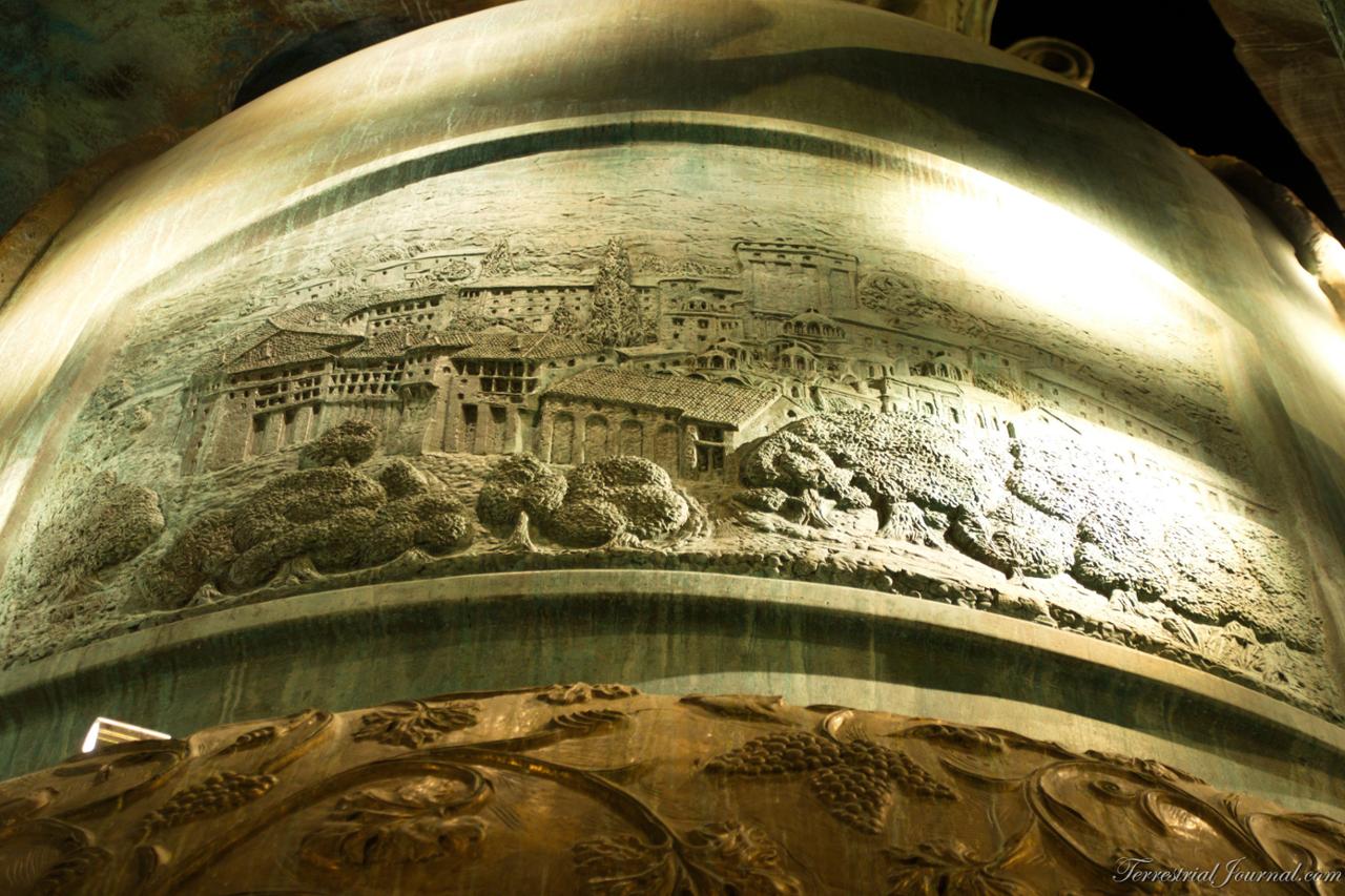 Image of the Hilandar Monastery cast onto the pedestal
